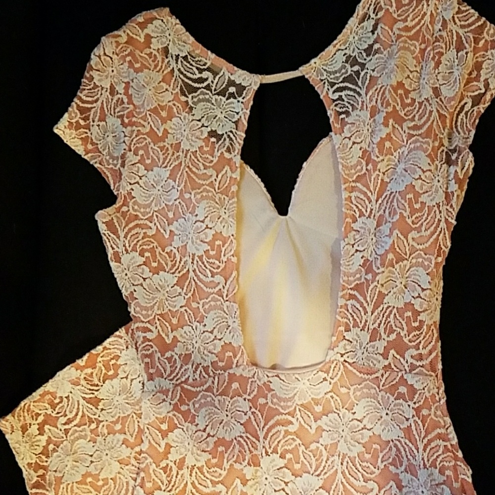 dress - Picture 3 of 5